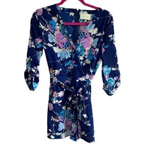 Yumi Kim Floral Print Navy Blue Romper‎ 3/4 Roll Tab Sleeve Women's Small